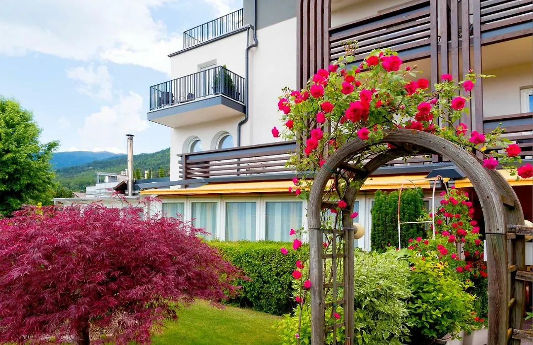 Hotel Kristall-1